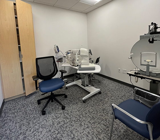 Clinic optometric equipment
